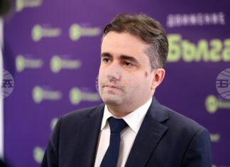 Предлагаме 100% машинно гласуване, управляващите може би са се разбрали за по-съществени промени в Изборния кодекс, заявиха от "Да, България"