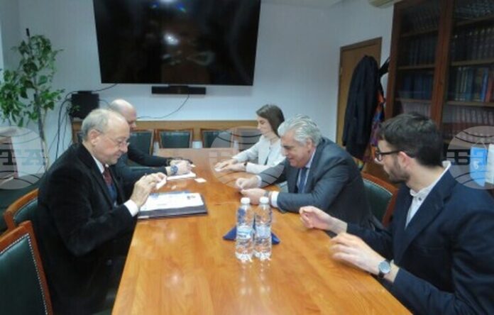 Председателят на "Конфиндустрия България" съобщи за изразен интерес от италиански компании към българския пазар в сферата на логистиката, транспорта и екологията, информират от БТПП