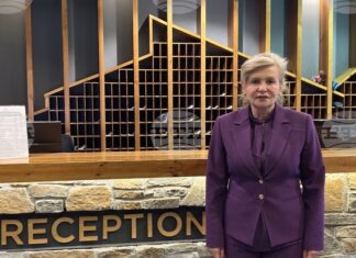 Представяне на списание ЛИК "Българските пари"
                                                                                                Процесът по преминаване към еврото протече плавно в пълния курорт Боровец, каза председателят на Съюза на собствениците и хотелиерите в Боровец Благовеста Томова