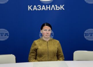 Представяне на списание ЛИК „Читалищата в минало и бъдеще време“
                                                                                                За да имаме държава, трябва да имаме и читалища, които да пазят културната памет, каза председателят на НЧ "Искра - 1860" в Казанлък Теодора Иванова