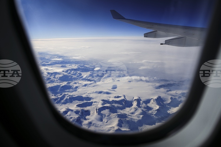 Водещи медии в САЩ сред които Уолстрийт джърнъл и Ню