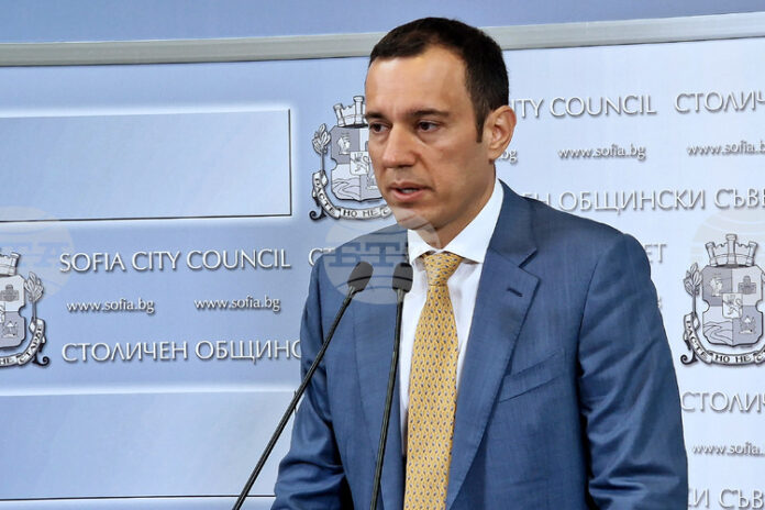 През 2025 г. са разрешени около 33% от всички подадени През 2025 г. са разрешени около 33% от всички подадени към Столичната община сигнали, а средното време за реакция е намалено с 43%, съобщи Васил Терзиев