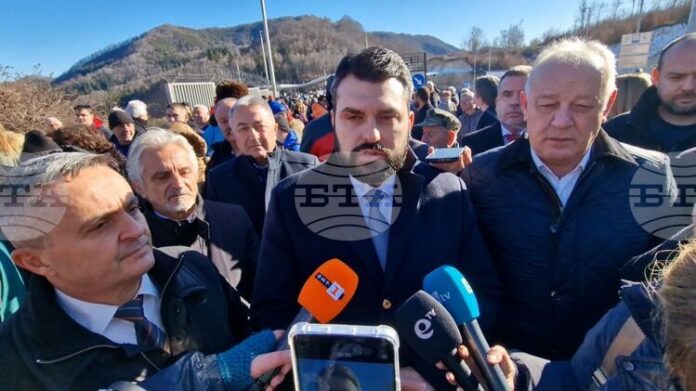 Президентството е било най-голямата и платена с данъците на хората политическа централа, каза външният министър в оставка Георг Георгиев