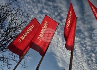 "Лукойл" се споразумя с американската "Карлайл" за продажбата на международните си активи