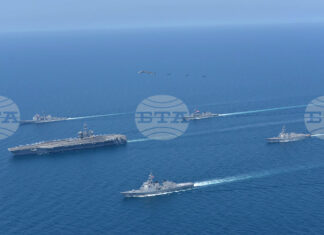 РАЗШИРЕНА
Тръмп: "Армада" от бойни кораби на САЩ се насочва към Иран РАЗШИРЕНА
Тръмп: "Армада" от бойни кораби на САЩ се насочва към Иран