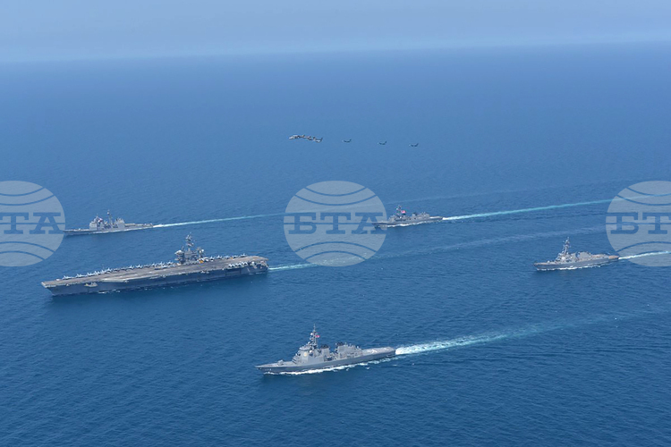 Президентът Доналд Тръмп обяви че армада от бойни кораби на