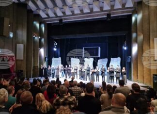Със спектакъла „Солунските съзаклятници“ режисьорът Мария Генова и актьори направиха премиера на великотърновска сцена