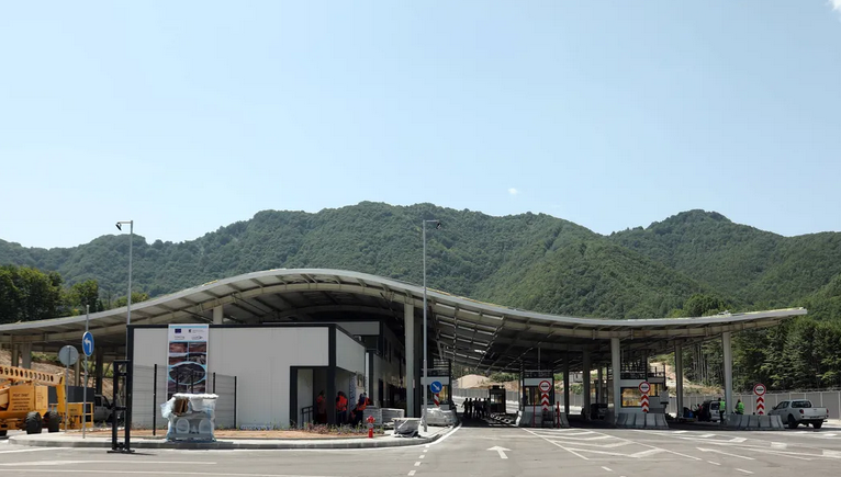 Министърът на външните работи в оставка Георг Георгиев и министърът