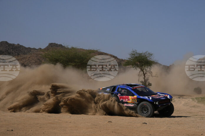 Шведът Екстрьом спечели пролога при автомобилистите на рали Дакар