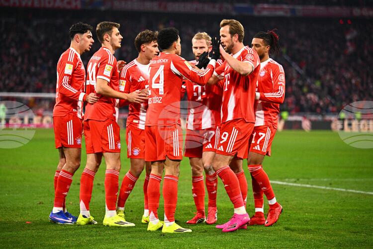 Разгромната победа на Байерн Мюнхен срещу Волфсбург с 8 1