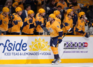 Стивън Стамкос отбеляза хеттрик за победа на Нешвил Предатърс срещу Отава Сенатърс в НХЛ Стивън Стамкос отбеляза хеттрик за победа на Нешвил Предатърс срещу Отава Сенатърс в НХЛ