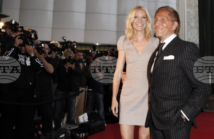 Светът на модата и киното скърби за дизайнера Валентино