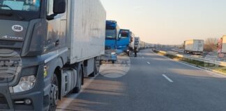 Трафикът е изключително интензивен на ГКПП "Капитан Андреево" и "Лесово" за товарни автомобили, съобщават от "Гранична полиция"