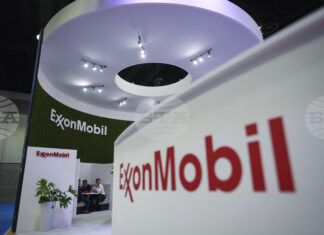 Тръмп заплаши да блокира инвестиции на „Ексън Мобил“ във Венецуела