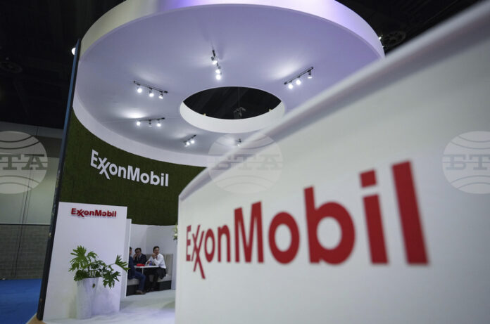 Тръмп заплаши да блокира инвестиции на „Ексън Мобил“ във Венецуела Тръмп заплаши да блокира инвестиции на „Ексън Мобил“ във Венецуела