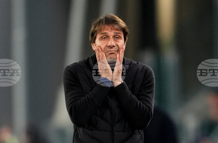 Треньорът на Наполи Антонио Конте предупреди, че извънредната ситуация в тима няма да приключи скоро