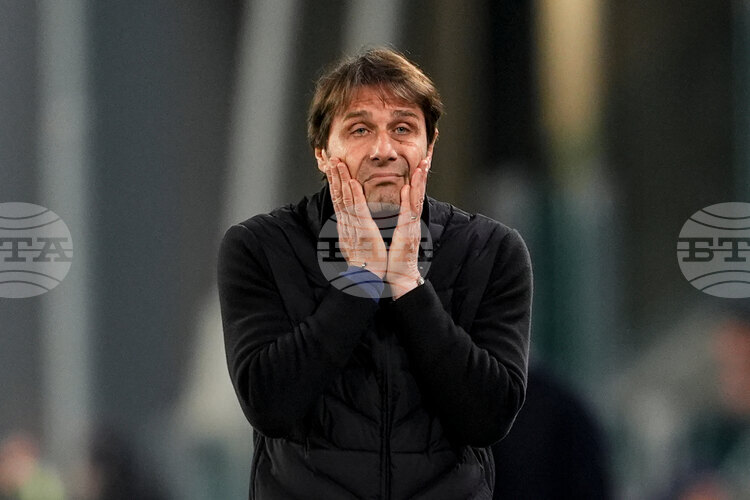 Треньорът на Наполи Антонио Конте предупреди, че извънредната ситуация в тима няма да приключи скоро