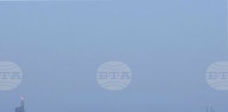 Украйна съобщи, че е повредила три руски петролни платформи в Каспийско море