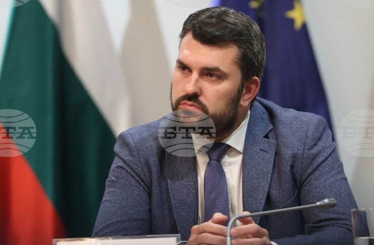 Външният министър в оставка Георг Георгиев заяви, че никой не е упражнявал натиск върху правителството за решението за Съвета за мир