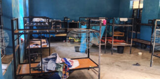 Въоръжени мъже нахлуха в село в Северна Нигерия, убивайки най-малко 30 души