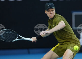 Яник Синер даде само седем гейма по пътя си към третия кръг на Откритото първенство на Австралия, Стан Вавринка записа рекордна победа