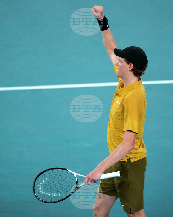 Яник Синер загуби първи сет от октомври насам, измъчи се от горещото време, но стигна до четвъртия кръг на „Откритото първенство на Австралия“