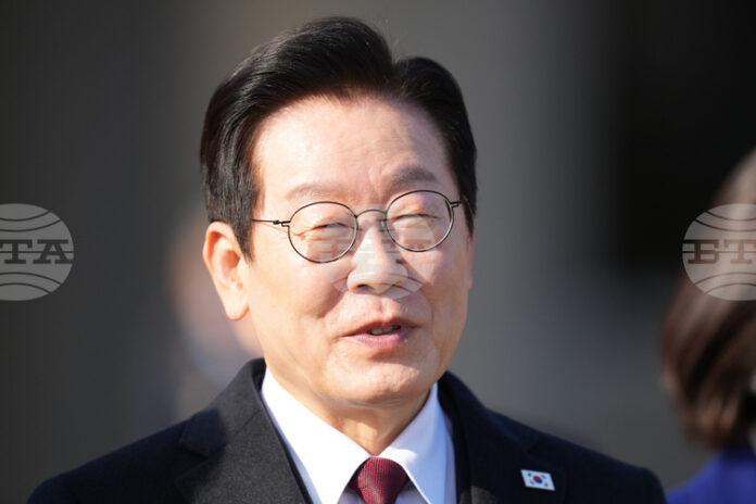 Южнокорейският президент пристигна на държавно посещение в Пекин, предаде Китайската държавна телевизия