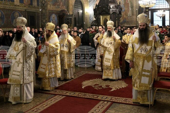 За нас е много голямо благословение да имаме възможността да се поклоним пред свети Давид от Евбея и свети Йоан Руски, каза патриарх Даниил