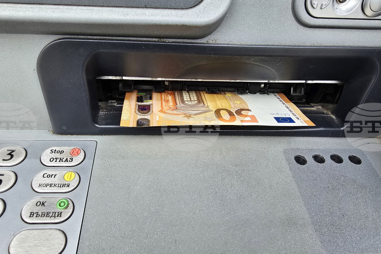 Поради технически причини зареждането с евро в определени банкомати на