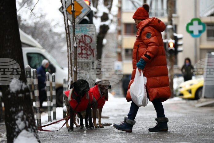 Жълт код за студено време е обявен за днес в цялата страна