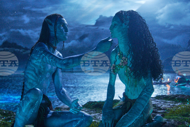 Аватар Огън и пепел на Джеймс Камерън отново заема водещата