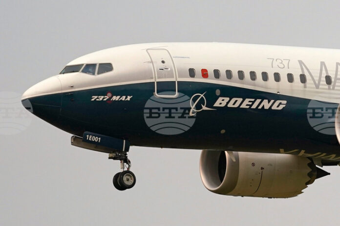 „Боинг“ получи 50 поръчки за 737 МАКС от „Авиейшън кепитъл груп“