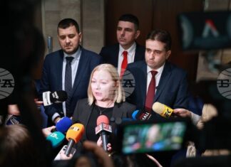 „Демократична България“ настоява ратификацията на документа за присъединяване към Съвета за мир да не се разглежда от НС преди да се произнесе Конституционният съд „Демократична България“ настоява ратификацията на документа за присъединяване към Съвета за мир да не се разглежда от НС преди да се произнесе Конституционният съд