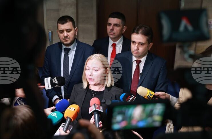 „Демократична България“ настоява ратификацията на документа за присъединяване към Съвета за мир да не се разглежда от НС преди да се произнесе Конституционният съд