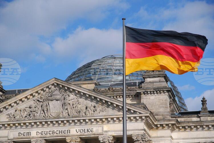 Думата Sondervermögen превеждана като специален фонд беше обявена за най