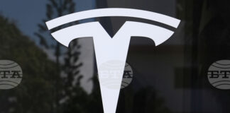 „Тесла“ планира да увеличи капиталовите си разходи до над 20 милиарда долара, пренасочвайки инвестициите си към автономни коли и роботи