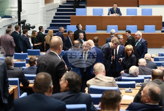 Скандал в НС