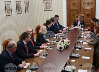 „Продължаваме промяната – Демократична България“