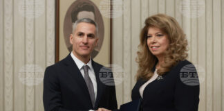 Президентът Илияна Йотова възлага на кандидата за служебен министър-председател Андрей Гюров да състави правителство.