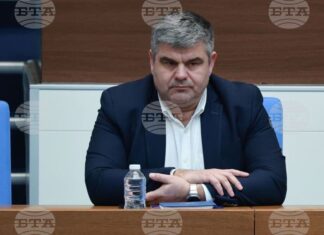 Между обвиненията и фактите: Началникът на „Криминална полиция“ Ангел Папалезов отрече натиск от вътрешния министър На снимката: началникът на отдел „Криминална полиция“ Ангел Папалезов