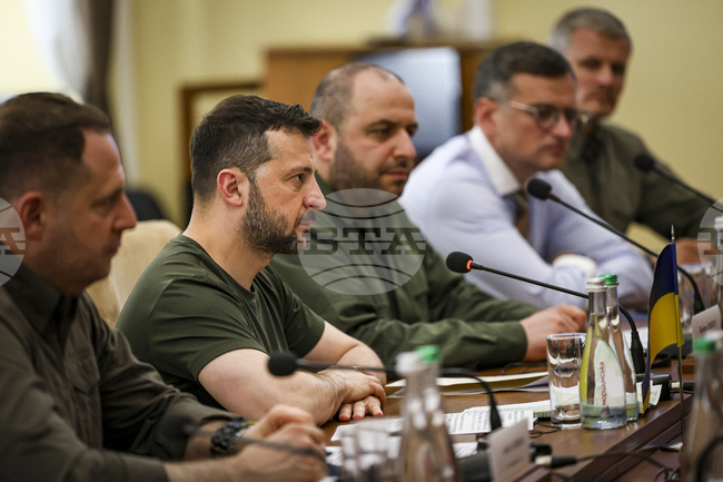 Украинският президент Володимир Зеленски заяви днес че тристранните преговори Украйна