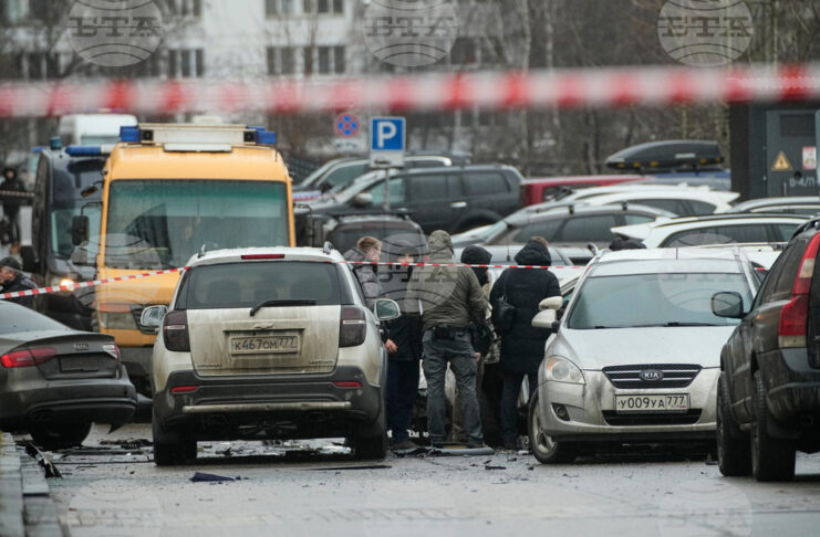 Следователи работят около взривения автомобил на генерал-лейтенант Фанил Сарваров в Москва, 22 декември 2025 г.
