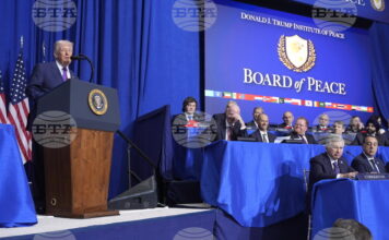 Съветът за мир на Тръмп: демонстрация на власт и лична суета Американският президент Доналд Тръмп говори по време на заседание на Съвета за мир в Института за мир на САЩ във Вашингтон