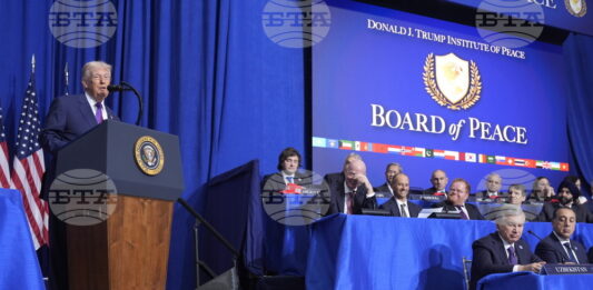 Американският президент Доналд Тръмп говори по време на заседание на Съвета за мир в Института за мир на САЩ във Вашингтон