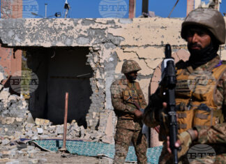 Разрушени постове и стотици ранени – Пакистан демонстрира военна мощ срещу Афганистан Военнослужещи в пакинстанската армия