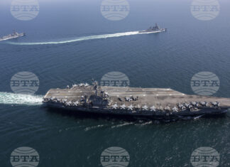 амолетоносачът "Ейбрахам Линкълн".