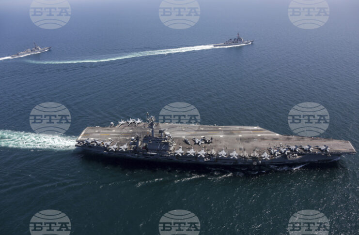 амолетоносачът "Ейбрахам Линкълн".