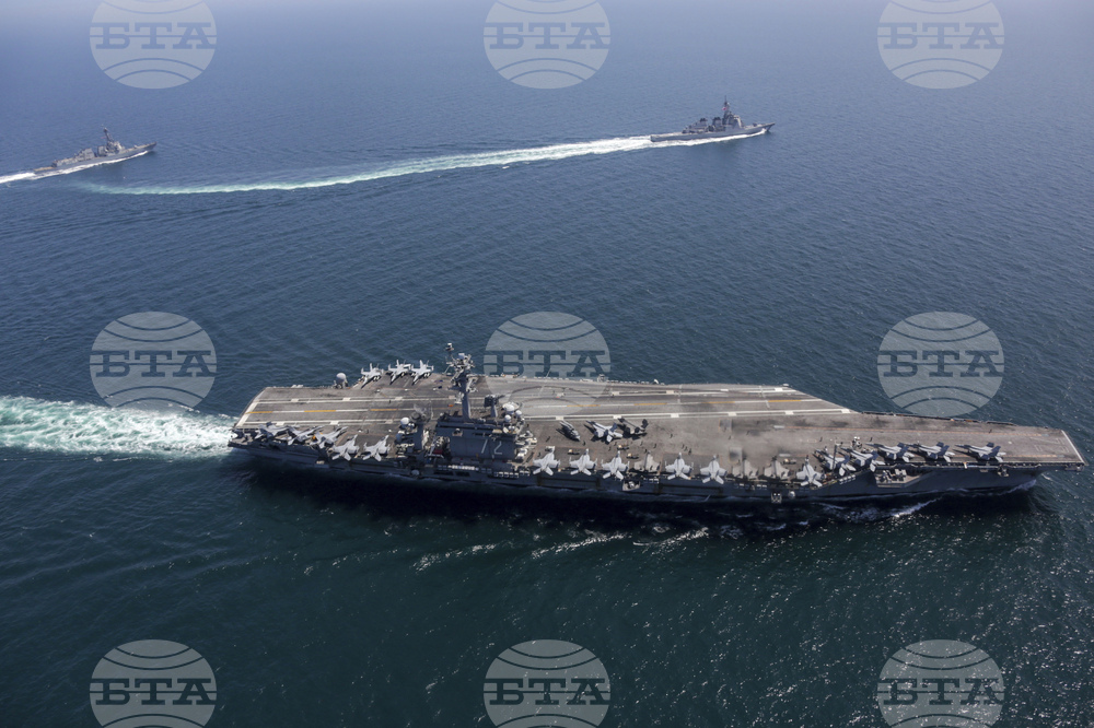 амолетоносачът "Ейбрахам Линкълн".