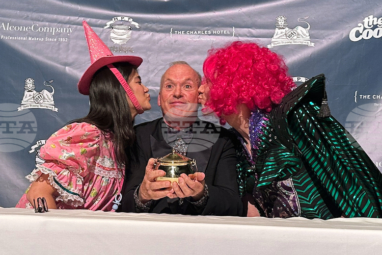 Актьорът Майкъл Кийтън получи наградата „Бухнал пудинг“ за Мъж на годината