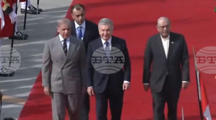 Президентът на Узбекистан Шавкат Мирзийоев е в Пакистан за двудневно